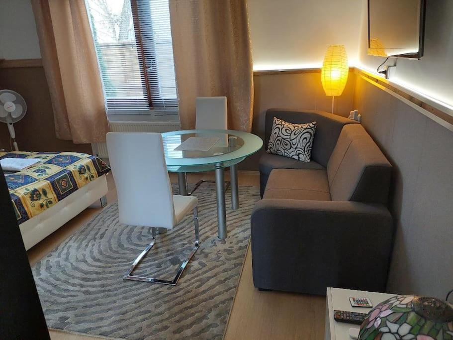 Ujszeged Apartman ภายนอก รูปภาพ