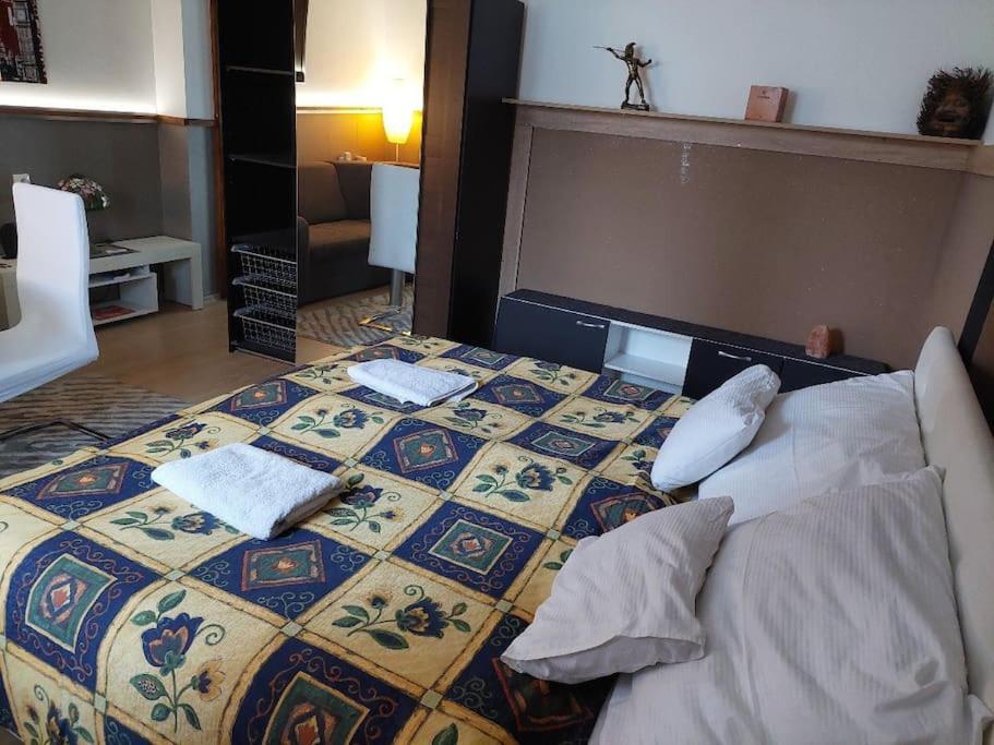Ujszeged Apartman ภายนอก รูปภาพ
