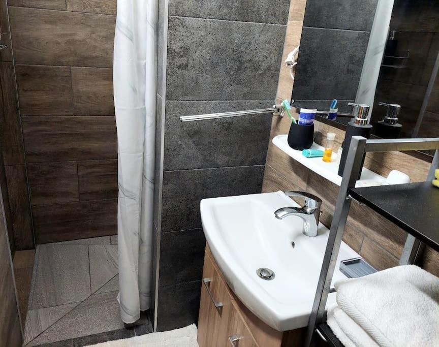 Ujszeged Apartman ภายนอก รูปภาพ
