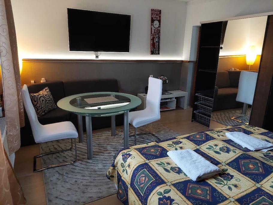 Ujszeged Apartman ภายนอก รูปภาพ