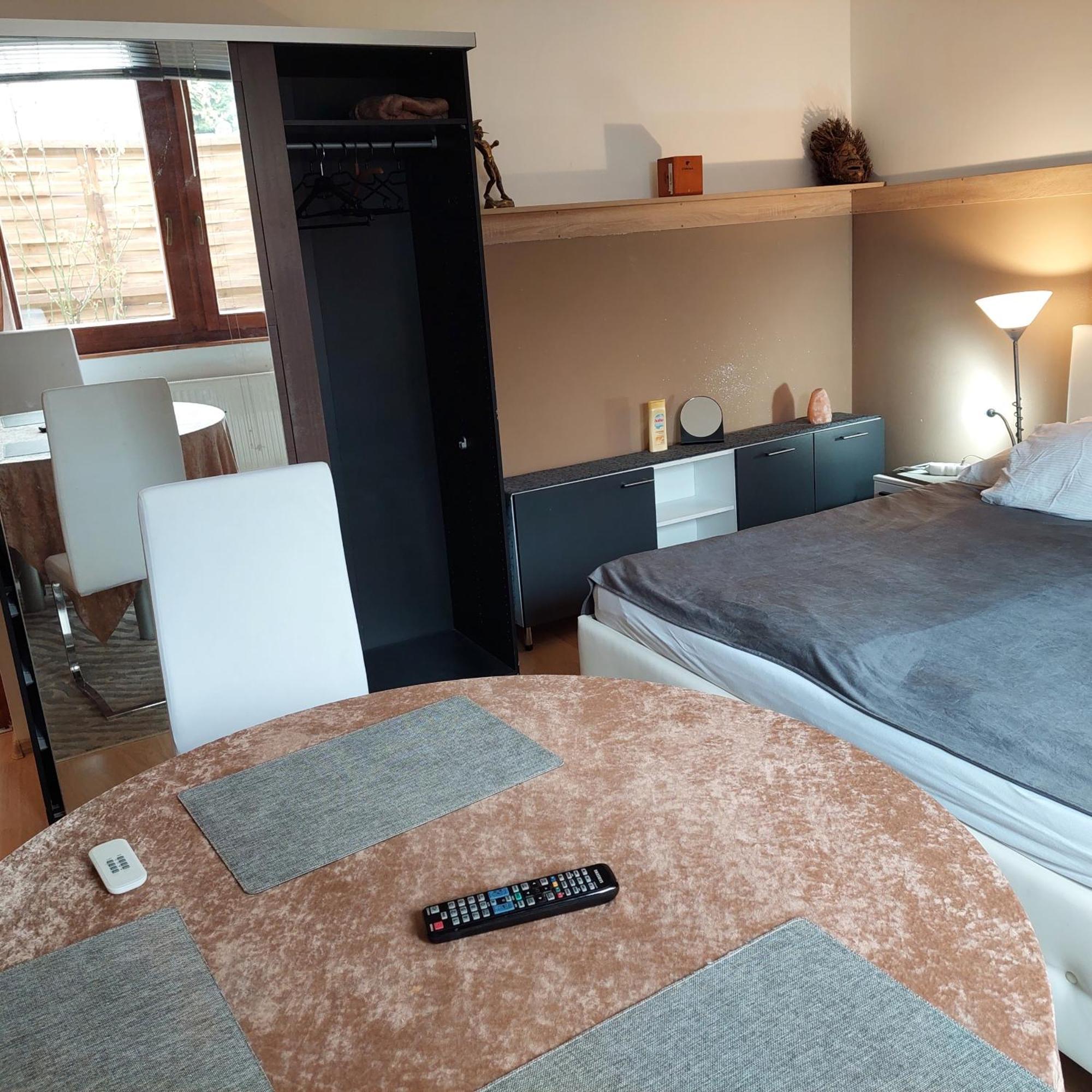 Ujszeged Apartman ภายนอก รูปภาพ